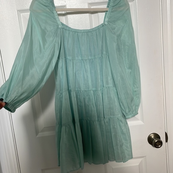 Alice + Olive Waterfall Dress - Size Small - Picture 3 of 3